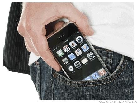 Tenere il cellulare in tasca fa male: tutte le precauzioni
